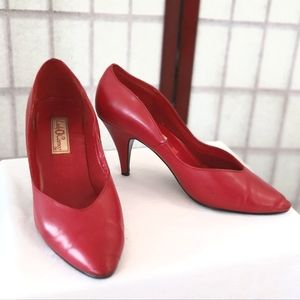 Lady Cameo vintage 80s red leather pumps US 8.5